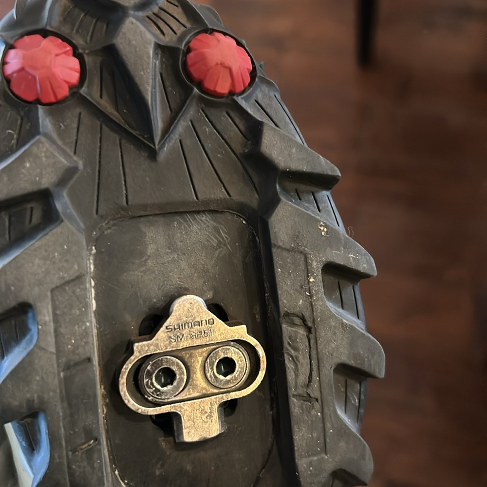 Bike shoes and cleats - Picture 3 of 5